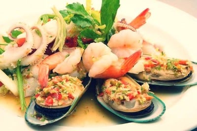 Ploen Restaurant (เพลิน ซีฟู้ด) Ploen Restaurant (เพลิน ซีฟู้ด)