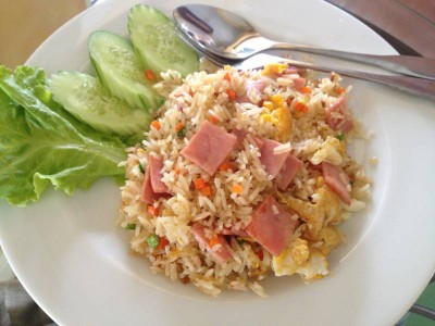 ข้าวผัดแฮมมม:)) 