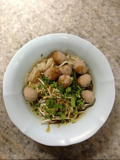 ก๋วยเตี๋ยวเสวยน้องหนึ่งโภชนา (SAWOEI NONG NUENG PHOCHANA NOODLE) หน้าโรงเรียนดาราวิทยาลัย ก๋วยเตี๋ยวเสวยน้องหนึ่งโภชนา (SAWOEI NONG NUENG PHOCHANA NOODLE) หน้าโรงเรียนดาราวิทยาลัย