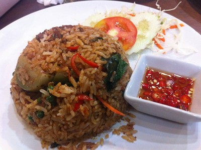 ข้าวผัดแกงป่าเนื้อ