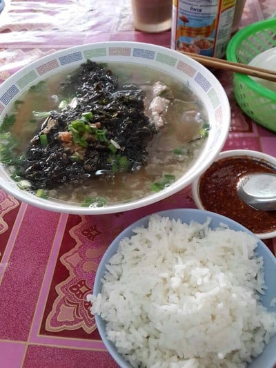 เกาเหลาเลือดหมู นายฮี้ ซอยประชาอุทิศ 79 หมู่บ้านวิเศษสุข เกาเหลาเลือดหมู นายฮี้ ซอยประชาอุทิศ 79 หมู่บ้านวิเศษสุข