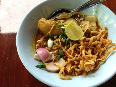 ข้าวซอยไก่