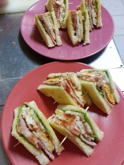 คลับแซนวิช 40 บาท ราคาเบาๆ รสชาดหนักค่ะ