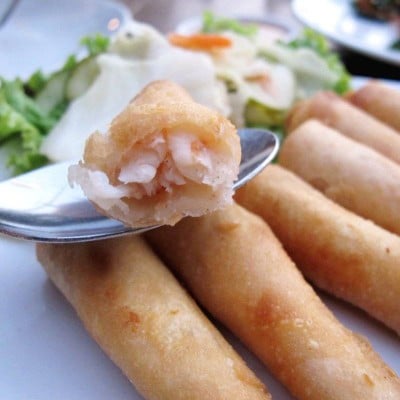 ร้านอาหารริเวอร์ไซด์ บาร์ แอนด์ เรสเตอร์รอง (Riverside bar & restaurant)