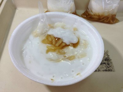 ถ้วยใหญ่ด้วย