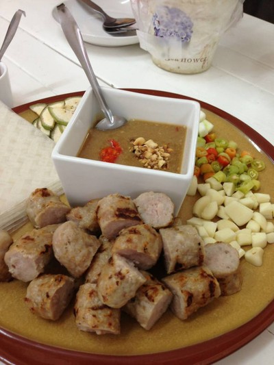 ชุดแหนมเนือง