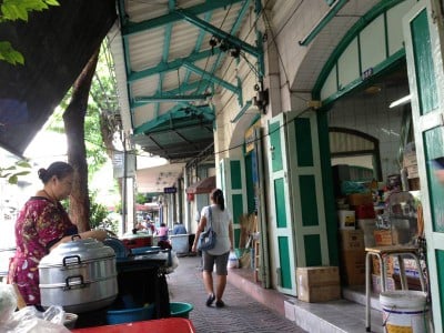 ก๋วยเตี๋ยวหลอดตลาดน้อย - เจ๊แต