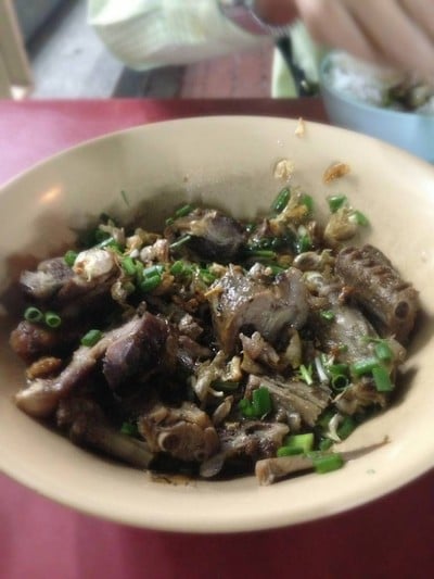 ร้านขนมจีนแม่จันทร์แพร่งนรา
