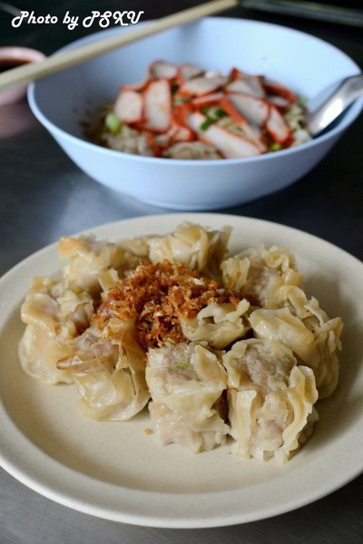 กิ๊ดกี่ เป็ดย่าง หมูแดง (KIT KI RESTAURANT) กิ๊ดกี่ เป็ดย่าง หมูแดง (KIT KI RESTAURANT)