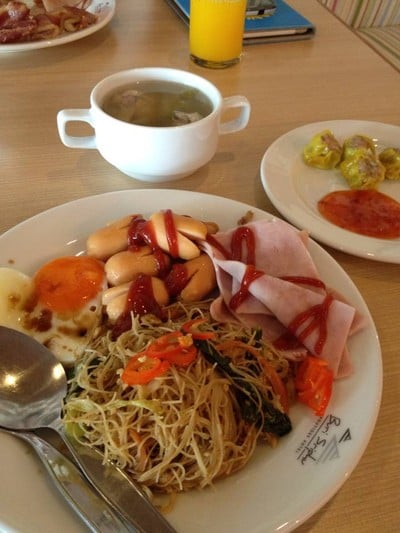 ห้องอาหารบานบุรี (โรงแรมบุรีศรีภู) ห้องอาหารบานบุรี (โรงแรมบุรีศรีภู)