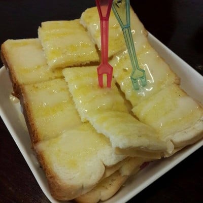 ปังปิ้งเนยนม.... 15 บาท