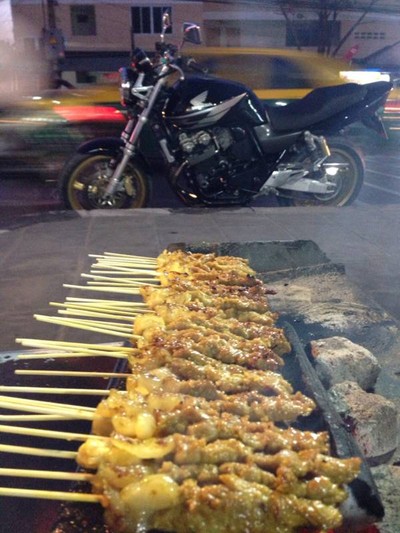 ฮารูน สะเต๊ะ ผัดไท หอยทอด