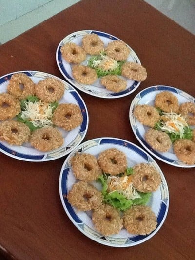 ทอดมันกุ้งสุดแสนอร่อยเด็กๆๆน้องๆๆชอบของโปรด