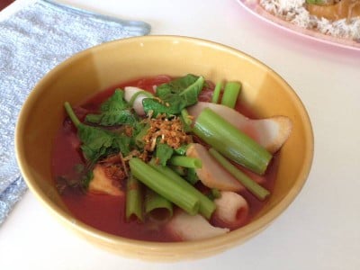 เส้นเล็กเย็นตาโฟ