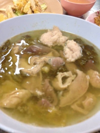 ข้าวมันไก่รักกาแฟ คลังเก่า (เฮียเอ้) ข้างคลังเก่า