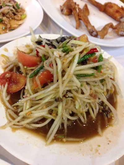 ส้มตำปูแดง สินธร