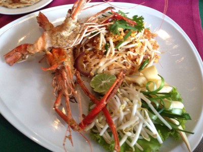 ผัดไทยกุ้งแม่น้ำ อร่อยอ้ะ ขอบอก