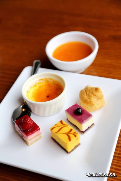 บุฟเฟ่ขาปูยักษ์ ร้าน Todai