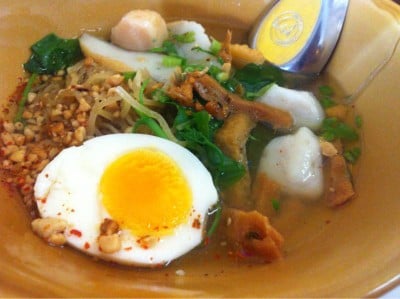 บะหมี่ต้มยำตำลึงไข่