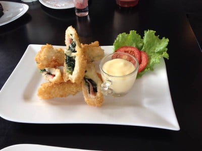 ปอเปี๊ยผักโขมแฮมชีส