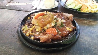 สเต็กกระทะร้อนบ้านเกาะ สุรนารีวิลล์ นครราชสีมา