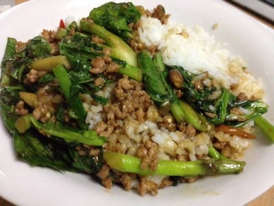 กระเพราหมูสับใส่คะน้า