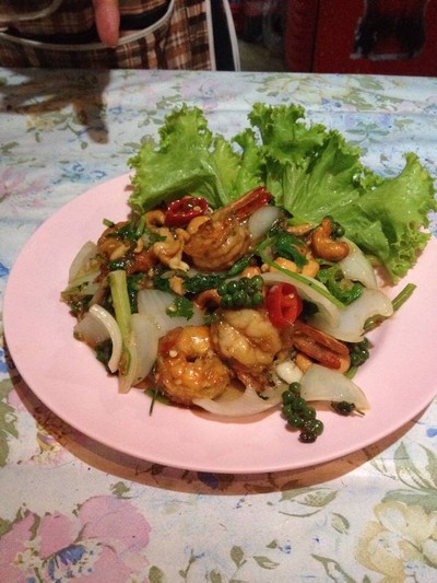 กุ้งผัดเม็ดมะม่วง