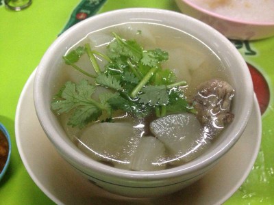 ต้มจืดหัวไชเท้ากระดูกหมู