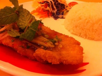 ข้าวสเต๊กปลาลุยสวน