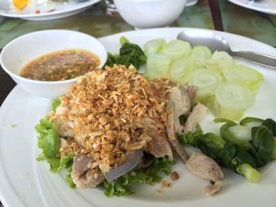 ปลาบึกลวกจิ้ม