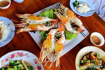 เรือนไทยกุ้งเผา วัดเชิงเลน
