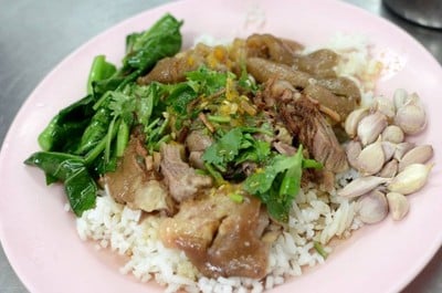 ก๋วยเตี๋ยวลูกชิ้นปลา เย็นตาโฟ บะหมี่หมูแดง ปากซอยวัดพุทธ ก๋วยเตี๋ยวลูกชิ้นปลา เย็นตาโฟ บะหมี่หมูแดง ปากซอยวัดพุทธ