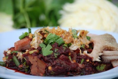 ร้านลาบลุงน้อย by ตี๋หลังมอ