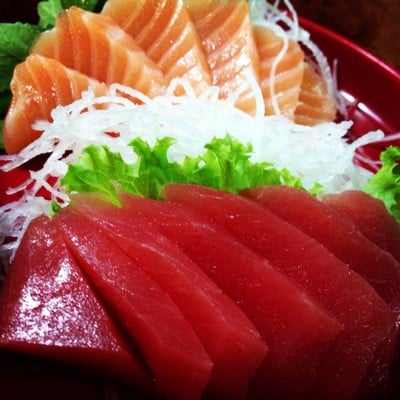 กินเท่าไหร่ก็ไม่เบื่อ ปลาโอ+แซลมอน จิ้มโชยุใส่วาซาบิสด เลิศ!