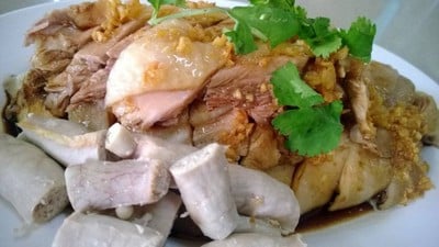 ข้าวมันไก่ไต้ซีฮี้ (เบตง)
