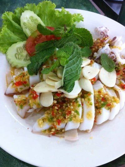 คุณตุ๊ก (เจ้าเก่า)  อีสานคลาสสิค เมืองชลบุรี