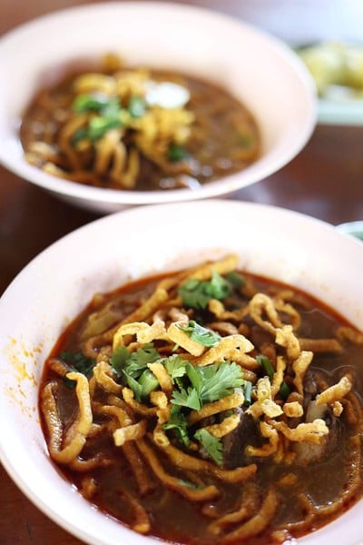ข้าวซอยลุงปั๋น (นิพันธ์ เปิปพิศดาร) ข้าวซอยลุงปั๋น (นิพันธ์ เปิปพิศดาร)