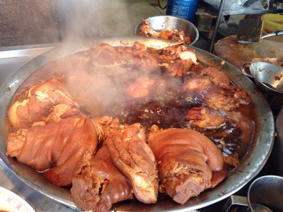 ขาหมูเหม่งจ๋าย (Khaw Kah Moo Mengjai) ประชาอุทิศ ขาหมูเหม่งจ๋าย (Khaw Kah Moo Mengjai) ประชาอุทิศ
