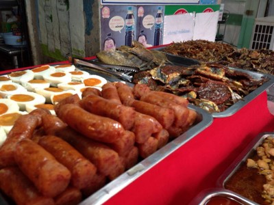 เชิญคับ ที่ร้านขาหมูก๊วยเจ๋ง ศรีราชาเพลส