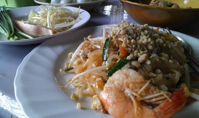 ผัดไทกุ้งสด