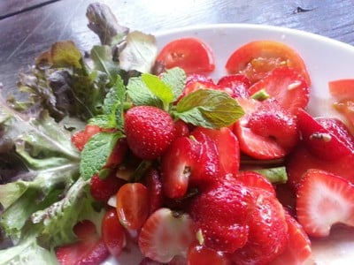 ยำสตอเบอรี่ สดๆๆ ผลไม้ที่มีประจำของอ.แม่สาย