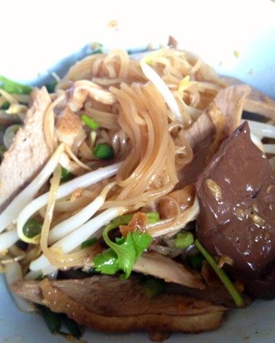 ก๋วยเตี๋ยวเป็ด ปากซอยเจริญกรุง 24 (ก๋วยเตี๋ยวเป็ดตีนสะพานเจริญกรุง24) ก๋วยเตี๋ยวเป็ด ปากซอยเจริญกรุง 24 (ก๋วยเตี๋ยวเป็ดตีนสะพานเจริญกรุง24)