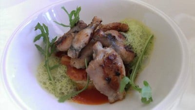 ขากบมาแบบใหญ่ และเนื้อเยอะกว่าที่คิด ทอดได้ฉ่ำรุ่มหอมกำลังดี