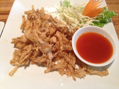 จำชื่อเมนูไม่ได้ แต่เป็นเห็ดทอด