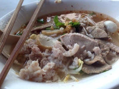 แซว 49 ก๋วยเตี๋ยวหมู สุขุมวิท 49