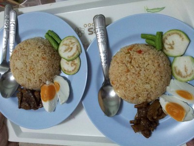 ข้าวผัดนำ้พริกลงเรือ

