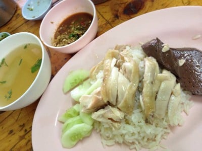 แดนข้าวมันไก่ สาขาสันทรายสายเก่าเยื้องปั๊มPT