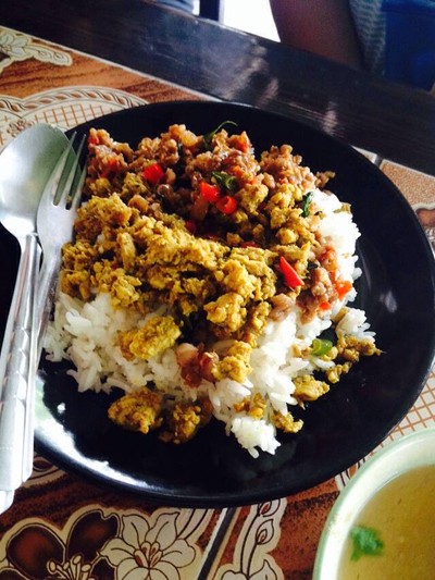 นายเจมส์ ข้าวซอย ขนมจีน