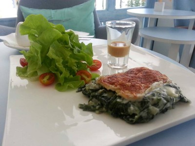 ผักโขมอบชีส แป้งแข็งไปหน่อย แต่รวมๆอร่อนค่ะ ได้รสชีส 140 THB