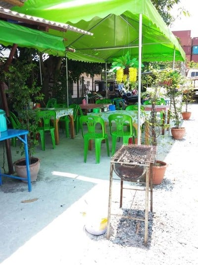 บรรยากาศที่นั่งในร้าน